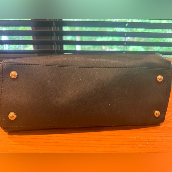 Michael Kors Jet Set Saffiano Leather Tote Bag - Picture 4 of 11